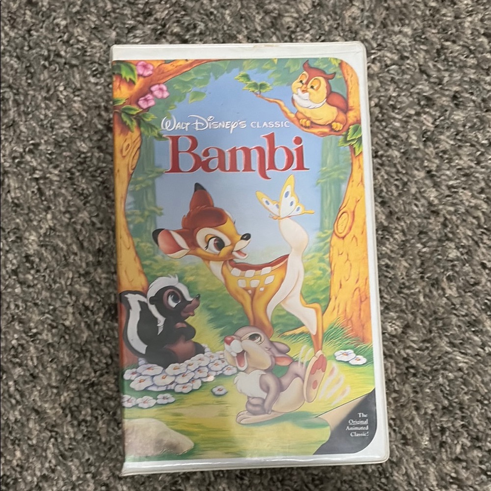 Walt Disney's Classic Bambi VHS - Picture 1 of 5